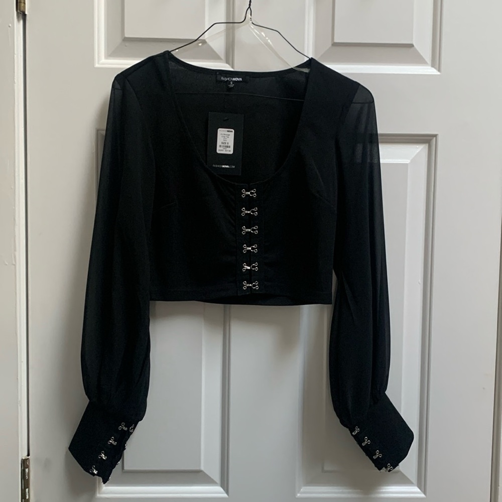 Fashion nova black crop top